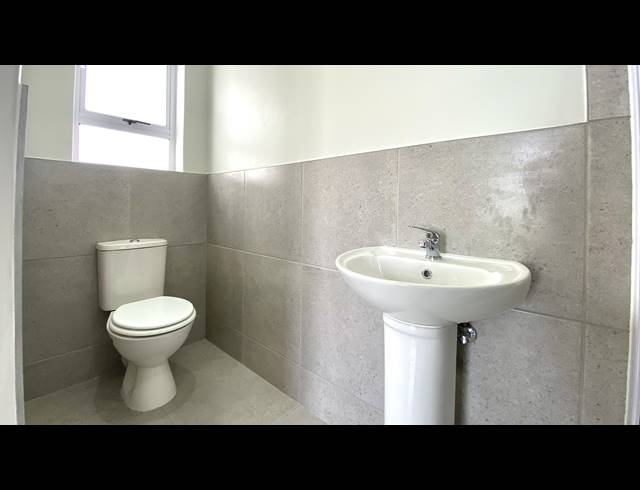 3 BEDROOM HOUSE FOR SALE IN BRITANNIA BEACH ESTATE